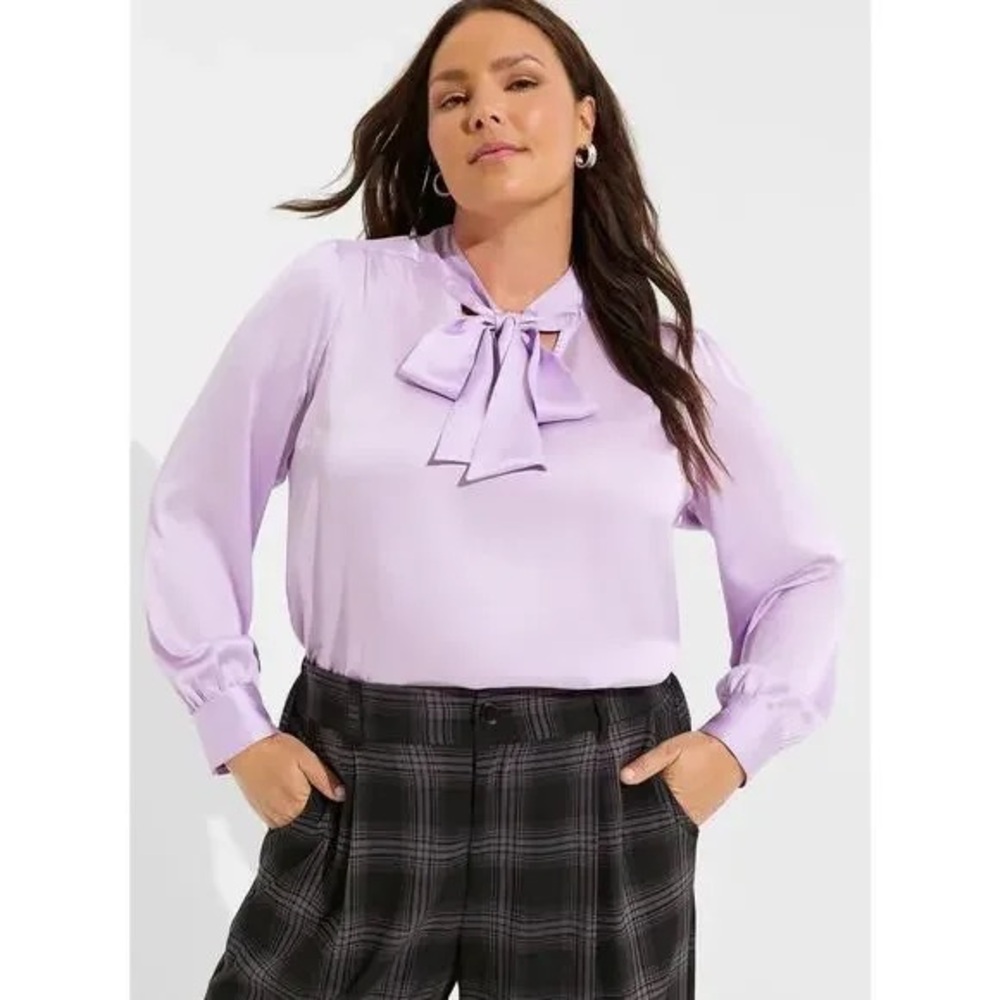 NWT Torrid Studio Bubble Satin Bow Tie Blouse Orchid Bloom Sz 1 / 1X / 14-16